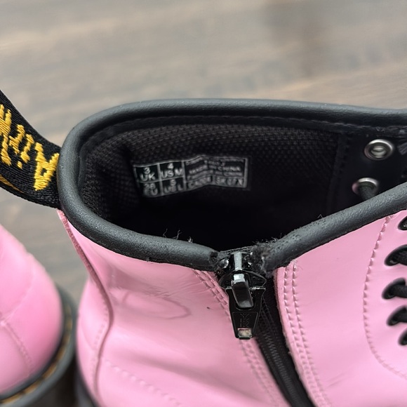 Pink patent Dr Marten 8 eye hole boots (kids) - Picture 13 of 16